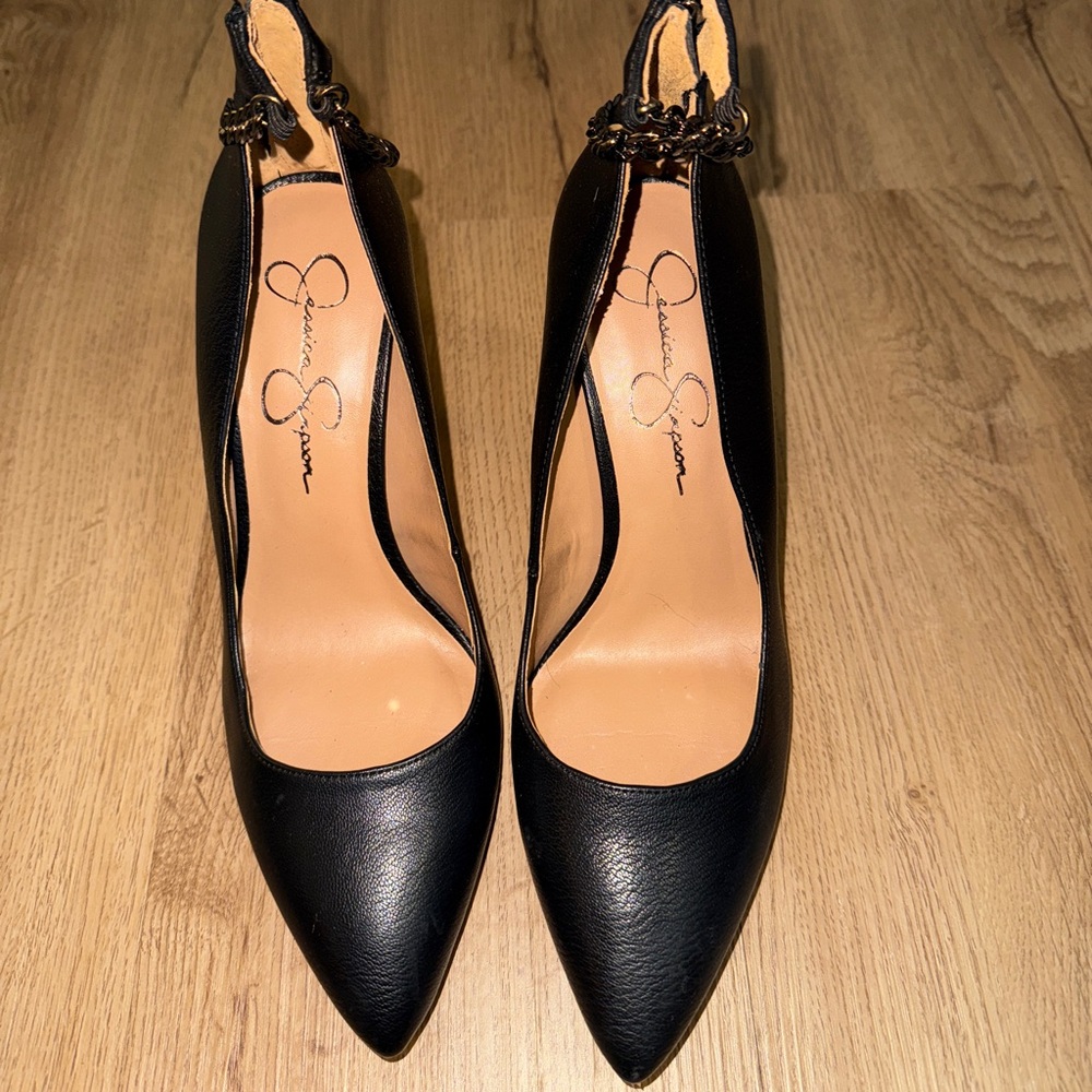 Jessica Simpson Witnee Black Leather Chain Ankle Pointed Toe High Heel Pumps 9.5